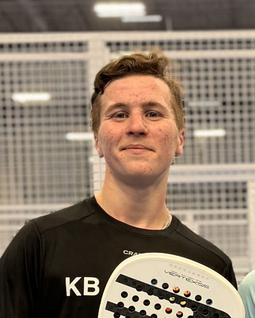 Kian Borgström med racket